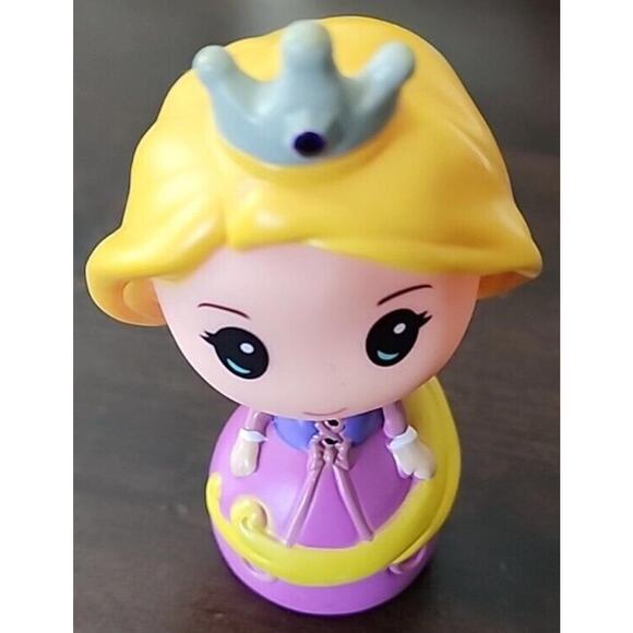Disney Princess 4 Inch Rapunzel Vinyl Cake Topper & Toy - Picture 1 of 5